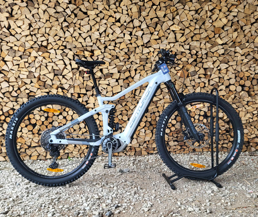 Centurion No Pogo R2700i weißsilber / grau 2024 29" 750 Wh Diamant